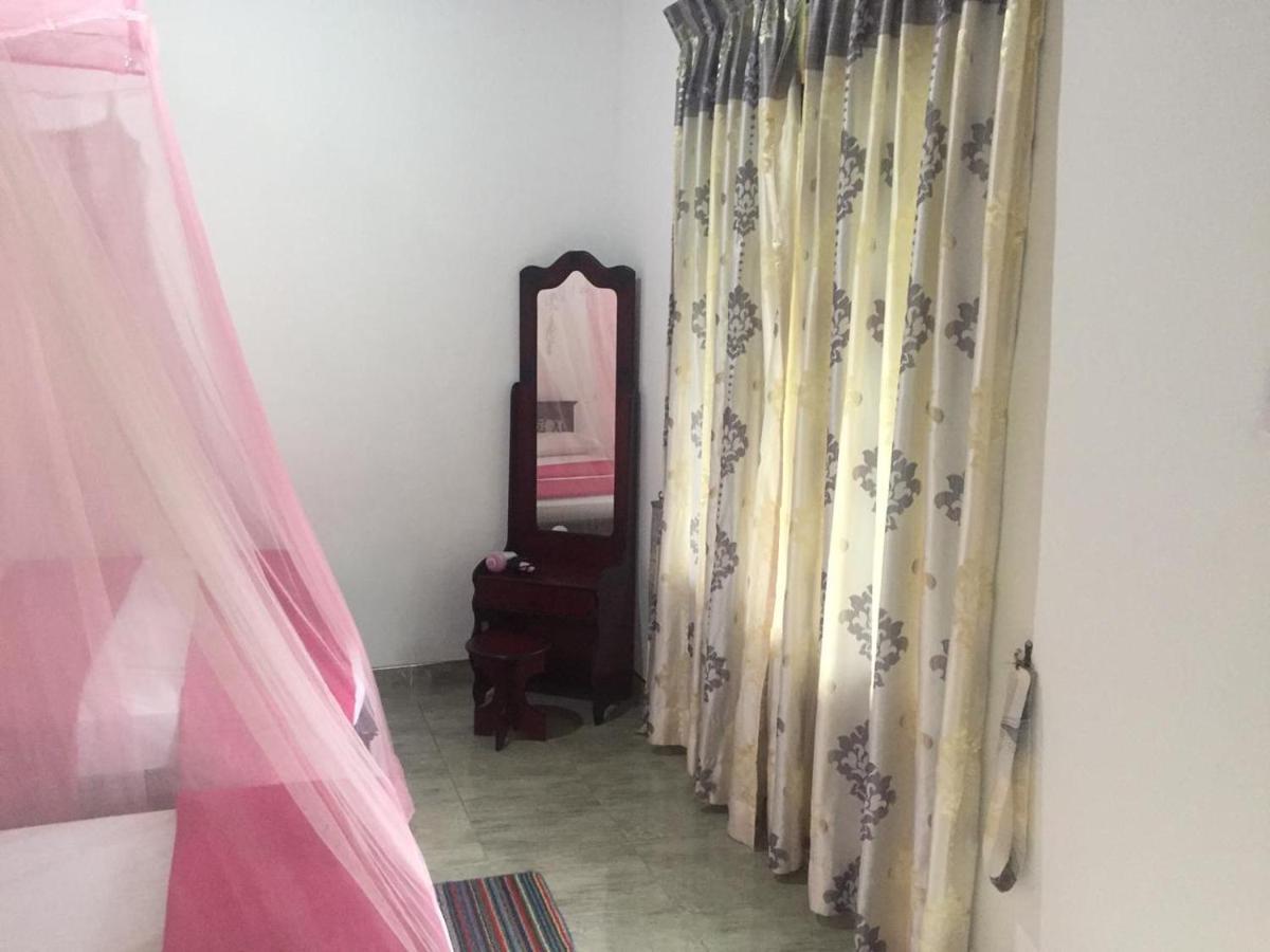 Silent Nest Bed & Breakfast เอลลา ภายนอก รูปภาพ