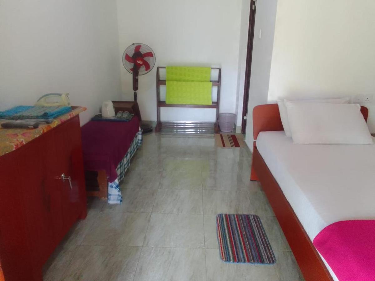 Silent Nest Bed & Breakfast เอลลา ภายนอก รูปภาพ