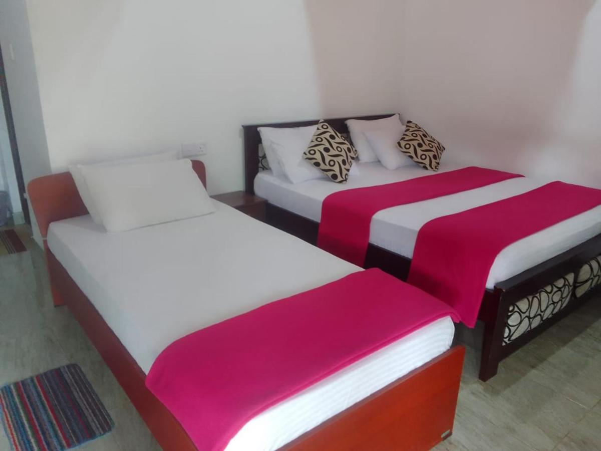 Silent Nest Bed & Breakfast เอลลา ภายนอก รูปภาพ
