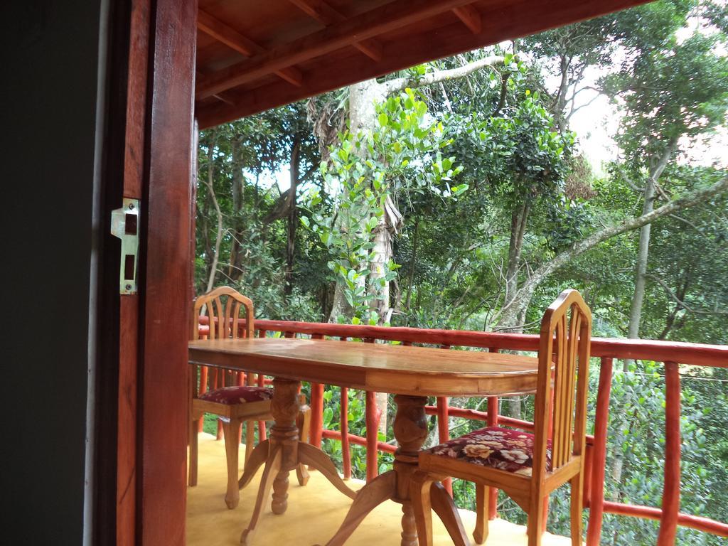 Silent Nest Bed & Breakfast เอลลา ภายนอก รูปภาพ